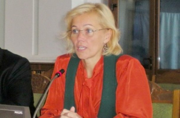 UDMR menţine nominalizarea Rozaliei Biro ca ministru al Culturii